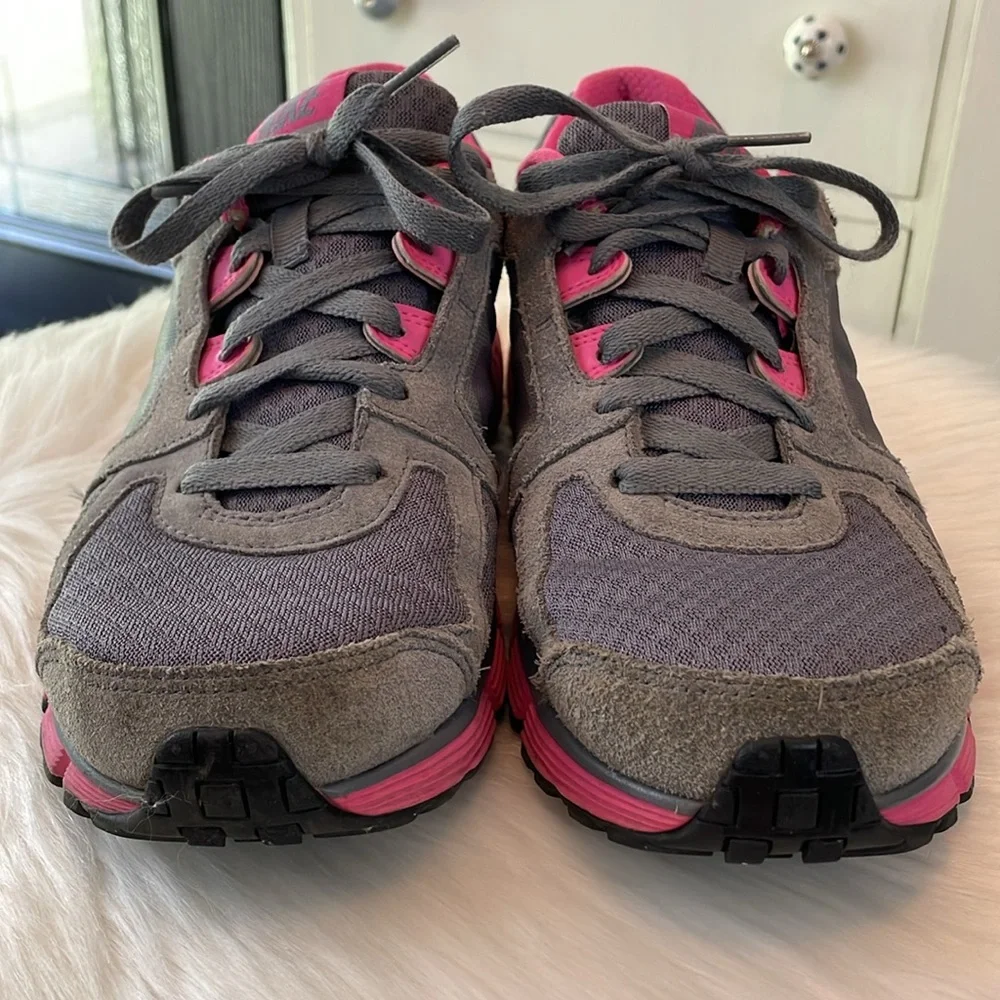 Nike tennis Shoes Gray Pink 10